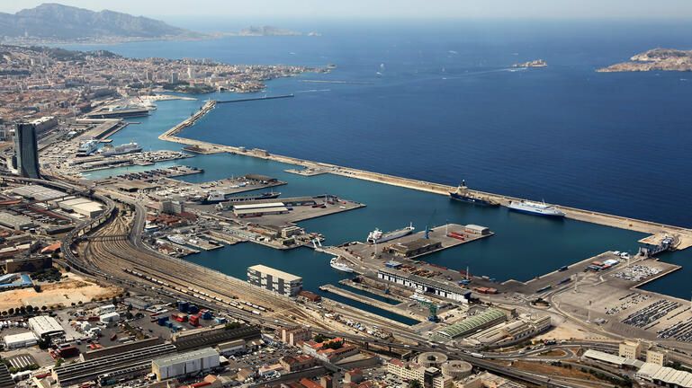 Mαριούπολη: Εμπορικό πλοίο απέπλευσε από το λιμάνι της πόλης