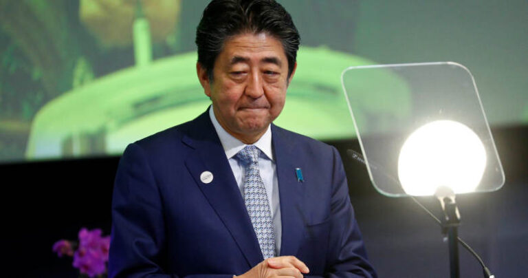 Πυροβόλησαν τον πρώην πρωθυπουργό της Ιαπωνίας Σίνζο Άμπε (βίντεο)