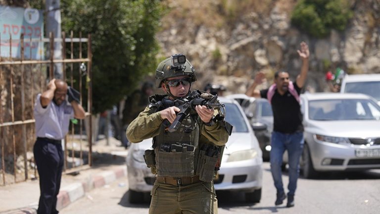 Ισραήλ: Ισραηλινός αξιωματικός σκότωσε Παλαιστίνιο ύποπτο