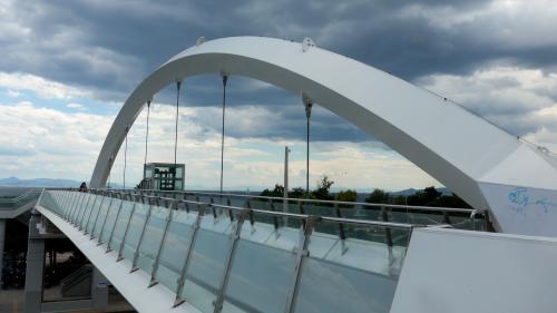 Νέες πεζογέφυρες στην Αθήνα και 320 νέες «έξυπνες» διαβάσεις