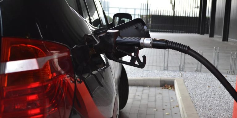 Ανεβαίνει ξανά η τιμή πετρελαίου-βενζίνης
