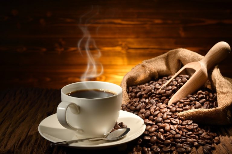 ΕΕ: Είδος “πολυτελείας” τείνει να γίνει ο καφές, με την τιμή του να αυξάνεται κατά 16,9%