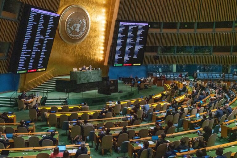 ΟΗΕ: 143 χώρες ψήφισαν κατά των προσαρτήσεων στην Ουκρανία, μόνο 4 υπέρ Ρωσίας