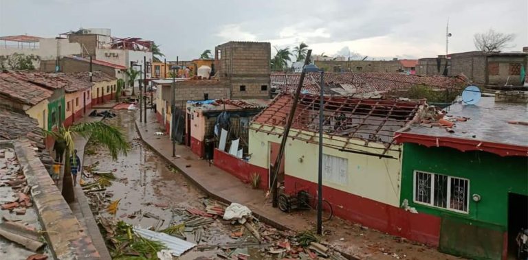 Μεξικό: Τουλάχιστον δύο νεκροί από τον τυφώνα Ρόσλιν