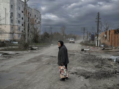 Χωρίς νερό και ρεύμα η Χερσώνα μετά από βομβαρδισμούς. Φόβοι για μπλακ άουτ στο Κίεβο…