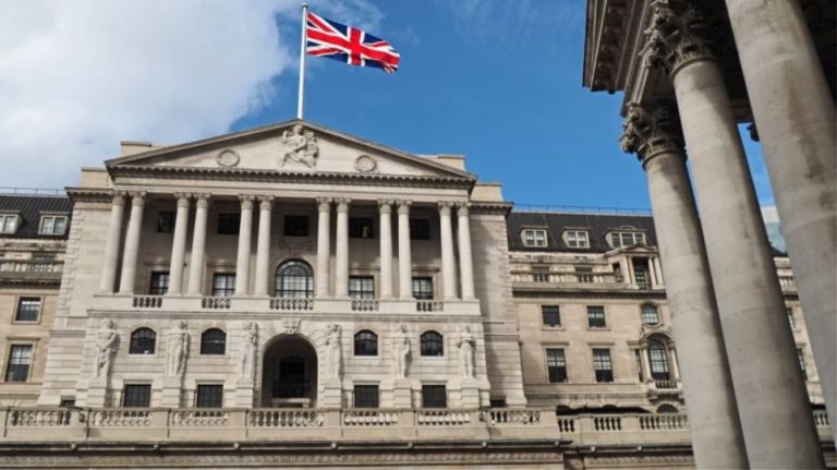 Ο επικεφαλής οικονομολόγος της BOE υποθέτει ότι ο πληθωρισμός στο Ηνωμένο Βασίλειο θα πέσει το επόμενο έτος