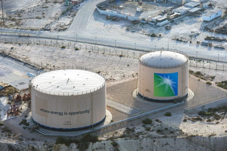 Η Saudi Aramco Base Oil Co  κατρακυλά και δηλώνει ότι ούτε το 2023 φαίνεται υπέροχο