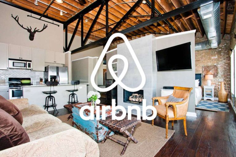 Βγαίνουν εκτός πλατφόρμας Airbnb όσα ακίνητα δεν έχουν έγκυρο ΑΜΑ