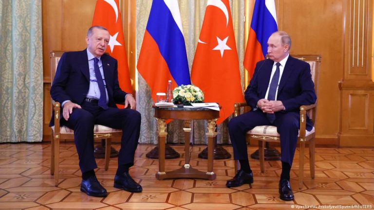 Η Τουρκία ζητάει υποστήριξη από την Μόσχα για την βόρεια Συρία