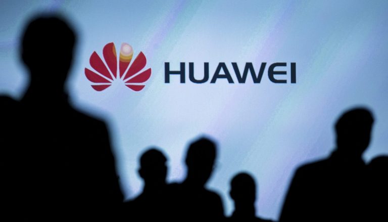 Αποσύρεται η Huawei από την Ρωσία