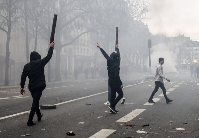 Πορεία Κούρδων στο Παρίσι με μεγάλες αναταραχές