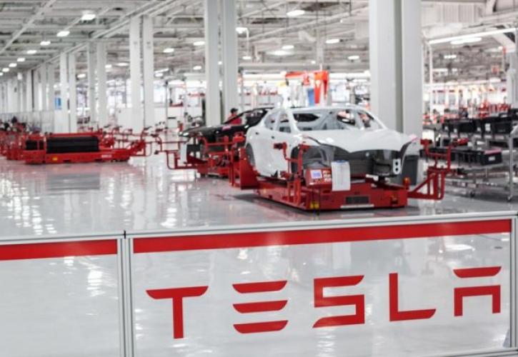 Ρεκόρ σημείωσε η Tesla παραδίδοντας 422.875 αυτοκίνητα το πρώτο τρίμηνο του 2023