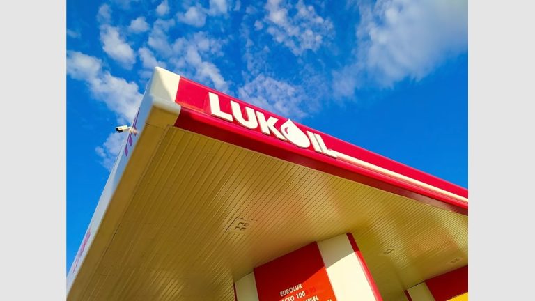 Lukoil: Έκλεισε η συμφωνία πώλησης