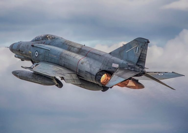 Κατέπεσε F-4 Phantom-Εντοπίστηκαν τα πρώτα συντρίμμια του μαχητικού