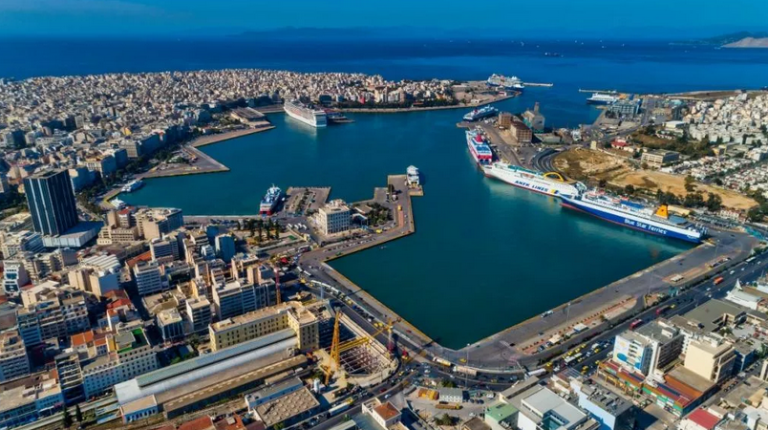 Tο Προεδρικό Διάταγμα του master plan του λιμένα Πειραιά ενέκρινε την κατασκευή δύο ξενοδοχείων και ενός logistics center