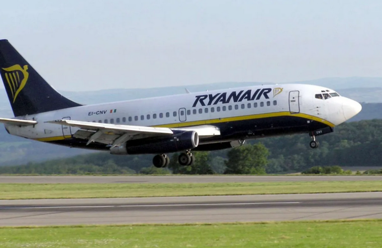 H Ryanair θα προσλάβει 200 άτομα για το καλοκαίρι ενόψει αύξησης της ζήτησης