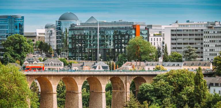 Το Λουξεμβούργο αναδεικνύεται σε εξαιρετική αγορά για τις ελληνικές επιχειρήσεις