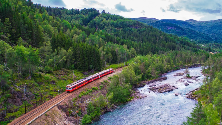 Η μαγεία της εντυπωσιακής σιδηροδρομικής διαδρομής Μπέργκεν-Όσλο