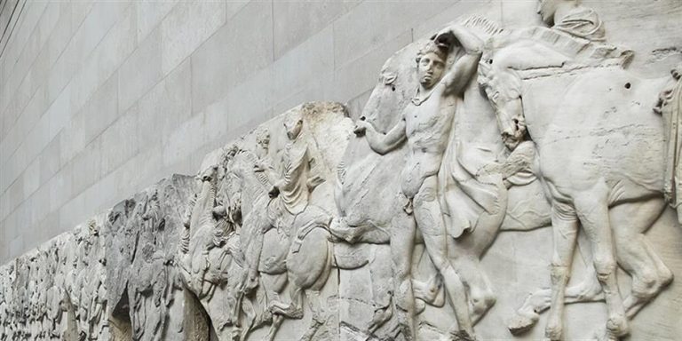 Ο πρόεδρος του Βρετανικού Μουσείου εργάζεται σε μια νέα διευθέτηση με την Ελλάδα για τα Γλυπτά του Παρθενώνα