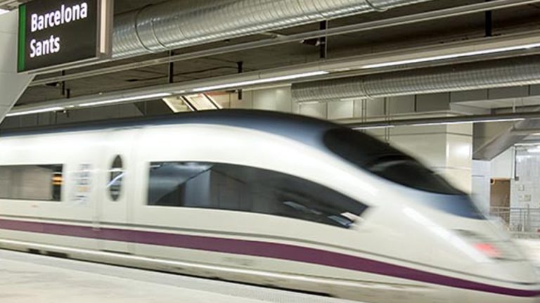 Η Ισπανία προμηθεύτηκε τρένα που δεν χωράνε να περάσουν από τα τούνελ