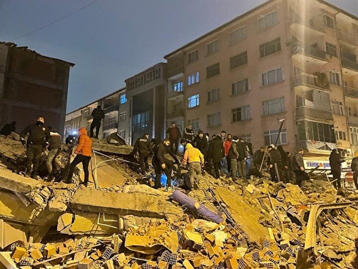 Στους 12.000 οι νεκροί από τον απρόσμενο σεισμό σε Τουρκία και Συρία