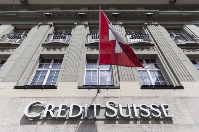 Σε ιστορικά χαμηλό επίπεδο η μετοχή της Credit Suisse