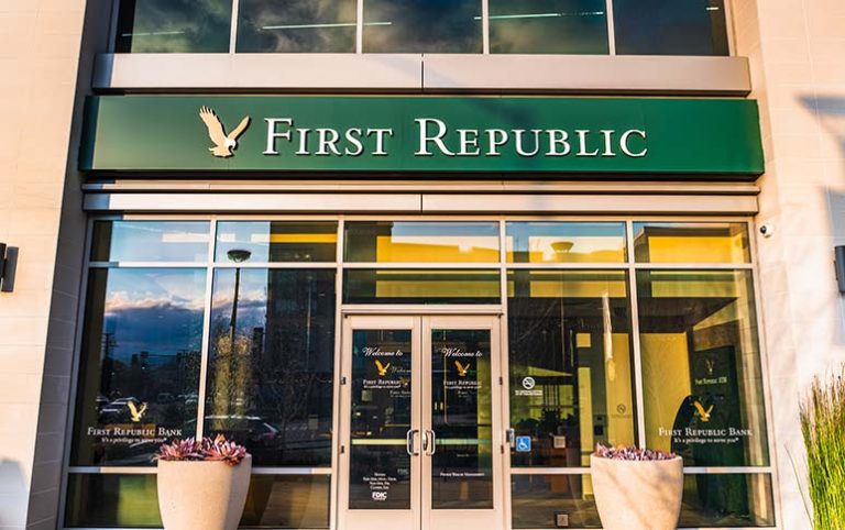 Ανάσα για την First Republic Bank καθώς οι επενδυτές υποδέχτηκαν μια πρόταση από την JPMorgan