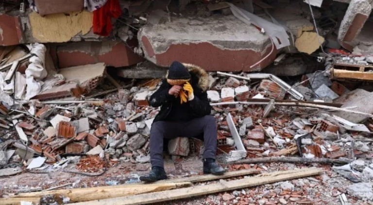 Περίπου 800 χιλιάδες εργαζόμενοι έχασαν τα μέσα διαβίωσής τους από τους σεισμούς στην Τουρκία και την Συρία