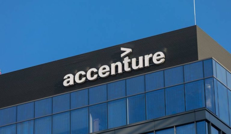 Ρεκόρ απολύσεων για την Accenture με 19.000 άτομα να μένουν στο δρόμο