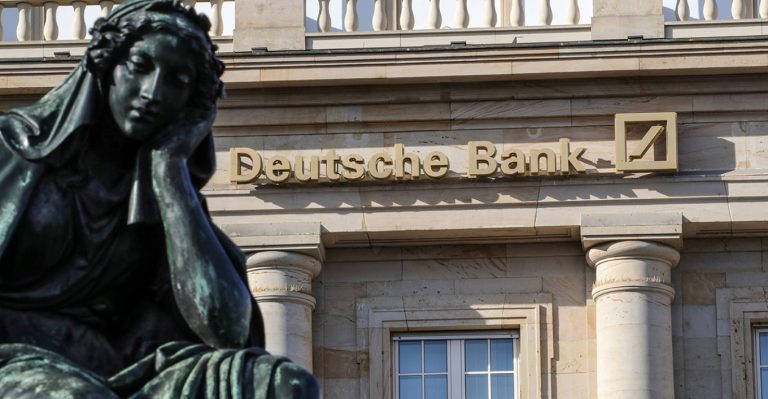 Πτώση 8,5% σημείωσε η μετοχή της Deutsche Bank την Παρασκευή στο χρηματιστήριο της Φρανκφούρτης