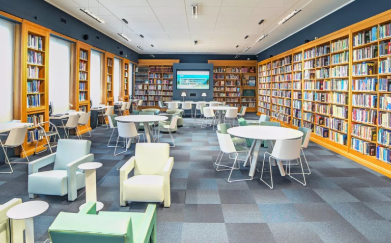 Η εμβληματική βιβλιοθήκη του Ιδρύματος Ευγενίδου ανοίγει και πάλι τις πύλες της για το κοινό