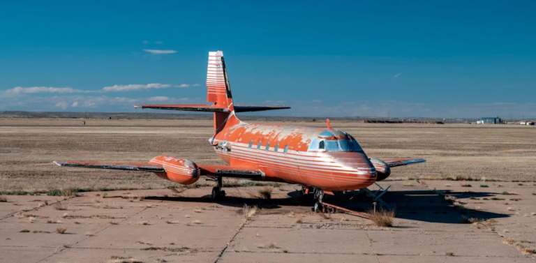 Το αγαπημένο ιδιωτικό αεροπλάνο του Έλβις Πρίσλεϊ μετατρέπεται σε τροχόσπιτο