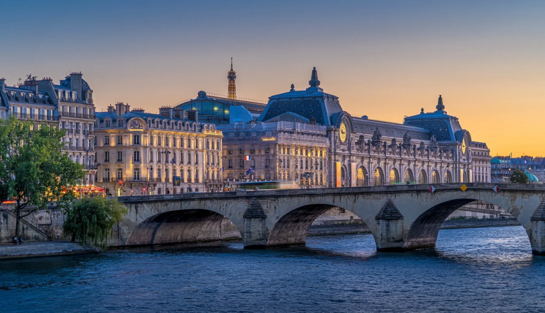 Το Musée d’Orsay στην καρδιά του Παρισιού είναι το αντίπαλο καλλιτεχνικό δέος του Λούβρου