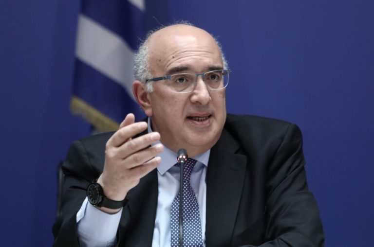 Παραίτηση χθές έπρεπε να υποβάλει και ο Υφυπουργός Μιχάλης Παπαδόπουλος αρμόδιος για τα ατυχήματα αλλά συνεχίζει να ποιεί την νήσσαν