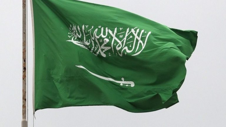 Η Σαουδική Αραβία προχωράει σε νέες περικοπές στη παραγωγή πετρελαίου