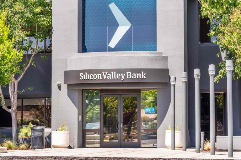 Silicon Valley Bank Τρανταχτό παράδειγμα κακοδιαχείρισης τραπεζών