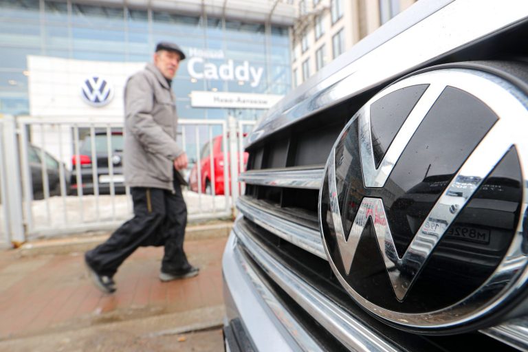 Περιουσιακά στοιχεία της Volkswagen δεσμεύτηκαν από δικαστήριο στη Ρωσία
