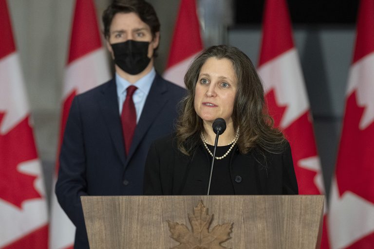 Chrystia Freeland: Ο Καναδάς αναμένει την συμφωνία Teck – Glencore