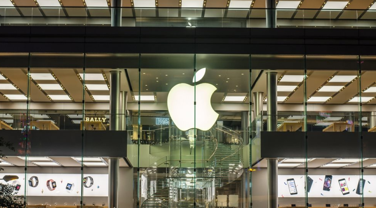 Η Apple προσπαθεί εντατικά να αναπτύξει δεσμούς με άλλα κράτη για να μειώσει την εξάρτηση από την Κίνα