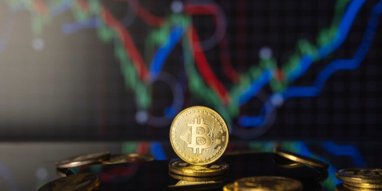 Τι ωθεί την τιμή του Bitcoin κοντά στο υψηλό ενός έτους;