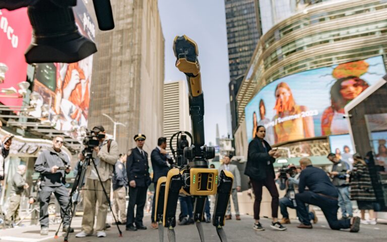 Digidog Στην Times της Νέας Υόρκης-Σκύλοι ρομπότ για επικύνδινα περιστατικά θα χρησιμοποιοεί η αστυνομία