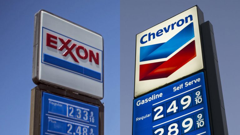 Πως τα κέρδη των Exxon και Chevron αυξάνονται σαν το πετρέλαιο να ήταν 145 δολάρια το βαρέλι