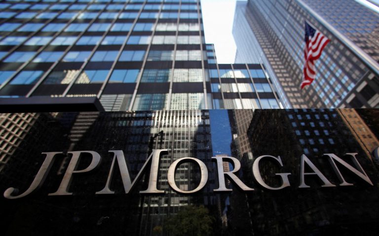 Η JP Morgan σε ρόλο Κασσάνδρας “βλέπει” ραγδαία πτώση για τη Wall Street μετά το πάρτι!