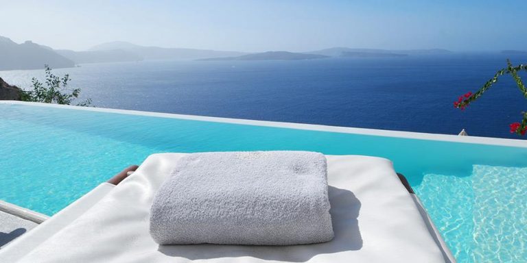 Με διαφορετικές ταχύτητες εξελίσσεται το πρόβλημα της έλλειψης προσωπικού στα ξενοδοχεία της Ελλάδας