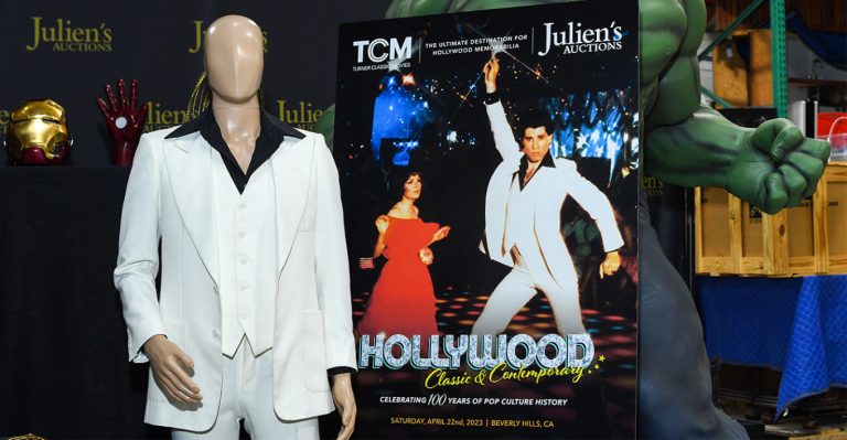 260 χιλιάδες δολάρια πουλήθηκε το λευκό κοστούμι που φορούσε ο Τζον Τραβόλτα στην εμβληματική ταινία “Πυρετός το Σαββατόβραδο”