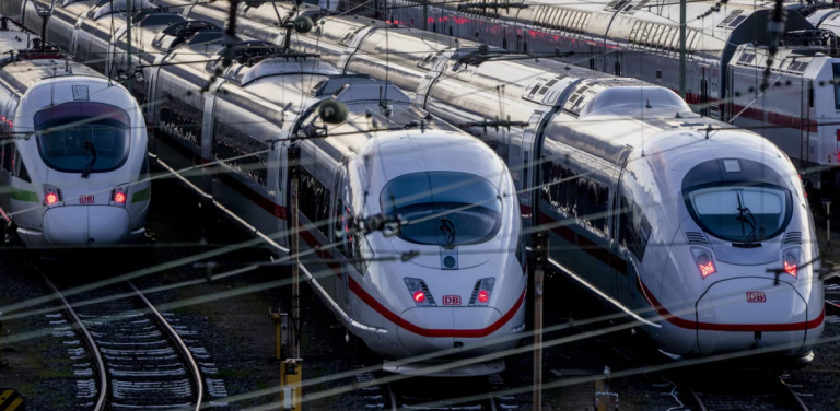 Ακινητοποιημένα τα τρένα στη Γερμανία λόγω απεργίας των σιδηροδρομικών που ζητούν μισθολογικές αυξήσεις