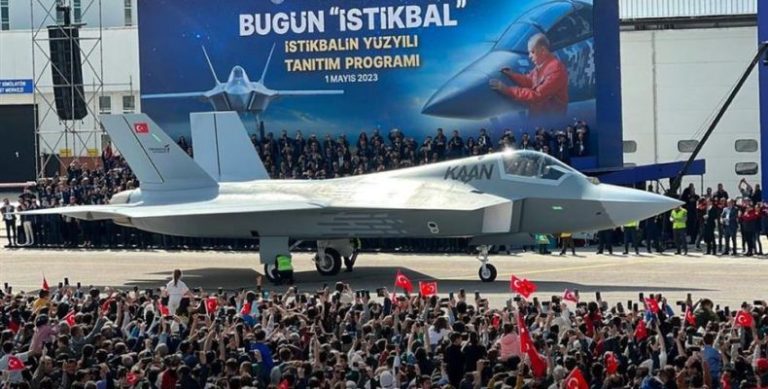 Η Τουρκία παρουσίασε το πρώτο πολεμικό αεροπλάνο 5ης γενιάς