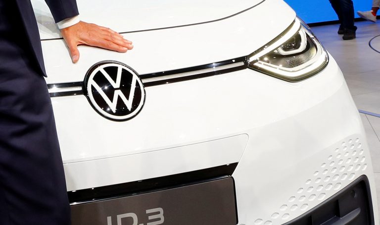 Βουτιά σημείωσαν τα λειτουργικά κέρδη του γερμανικού κολοσσού Volkswagen στο πρώτο τρίμηνο του 2023