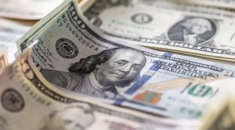 Ο ρόλος του δολαρίου ως παγκόσμιο αποθεματικό νόμισμα κινδυνεύει λόγω της πολιτικής ασυμφωνίας στις ΗΠΑ