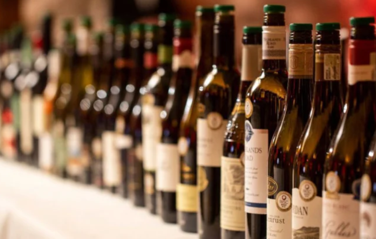 Ασθμαίνει για να αποδείξει την αξία του στο εξωτερικό το ελληνικό κρασί